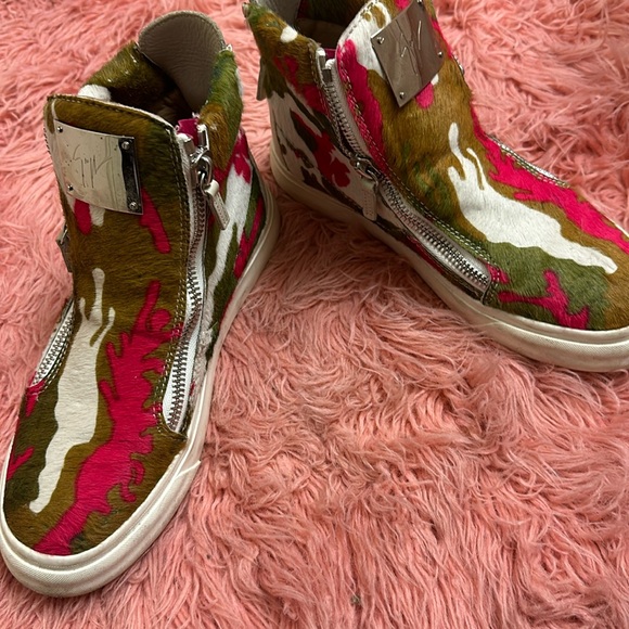 Giuseppe Zanotti calf skin multi color zip pull sneakers( IN STORAGE) - Picture 5 of 5